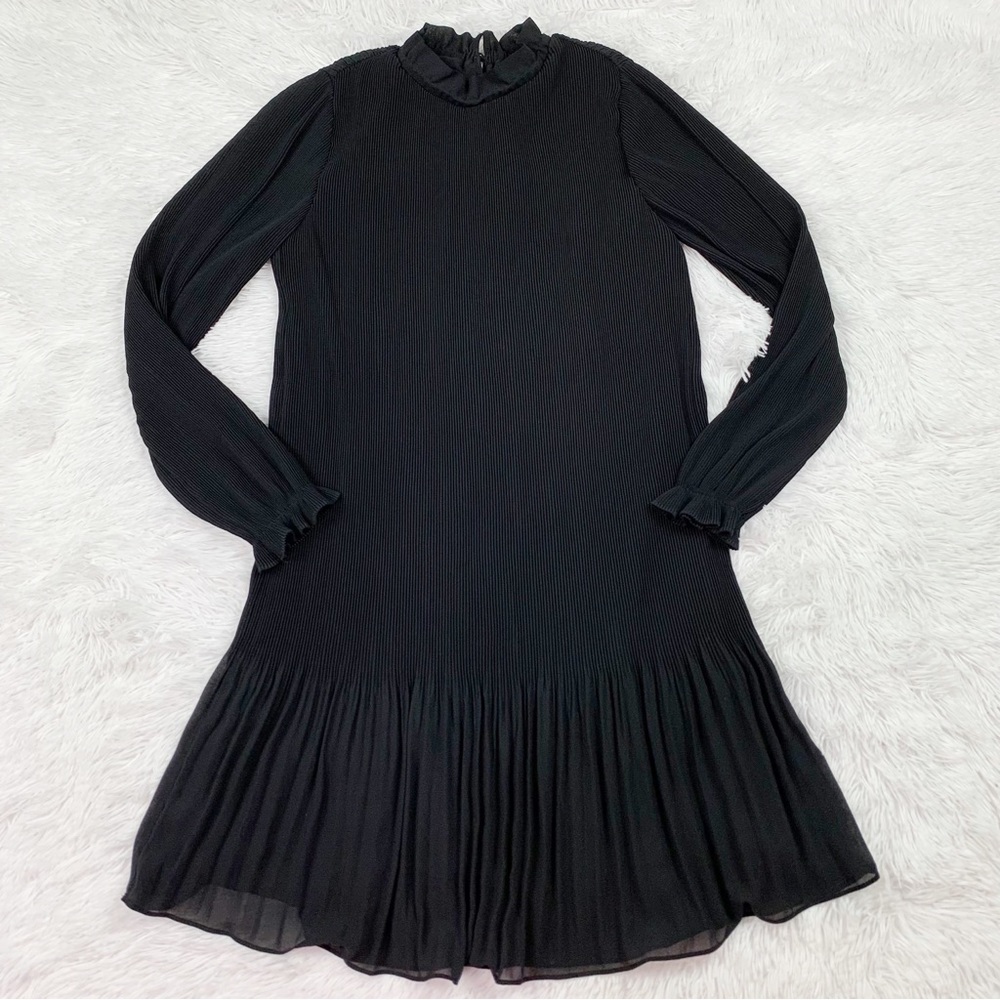 H&M long sleeve mock neck pleated‎ chiffon a-line dress in black